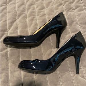 Gianni Bini Dark Navy patent leather heels
